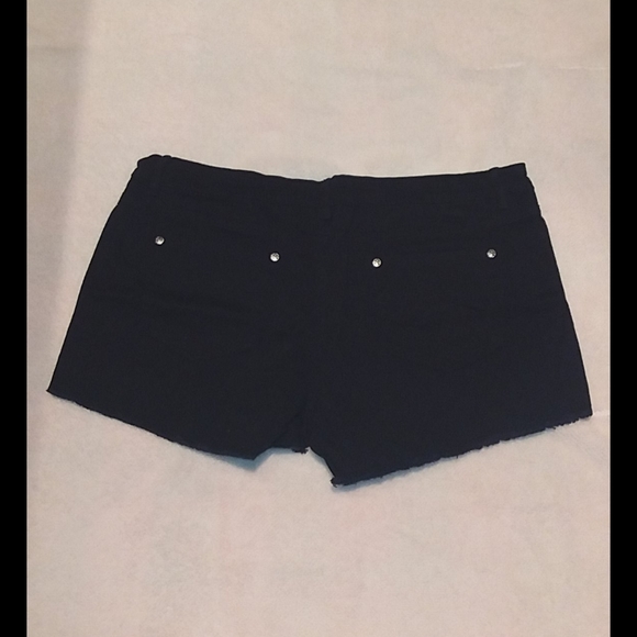 ✅4/$25✅ Mystyle NWT Women’s Black Jean style shorts size 14! - Picture 2 of 3